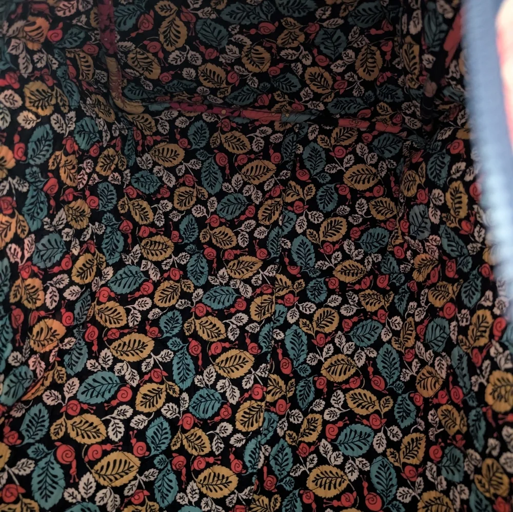 Vera Bradley Medium Duffle Excellent Happy Snails - Picture 8 of 13